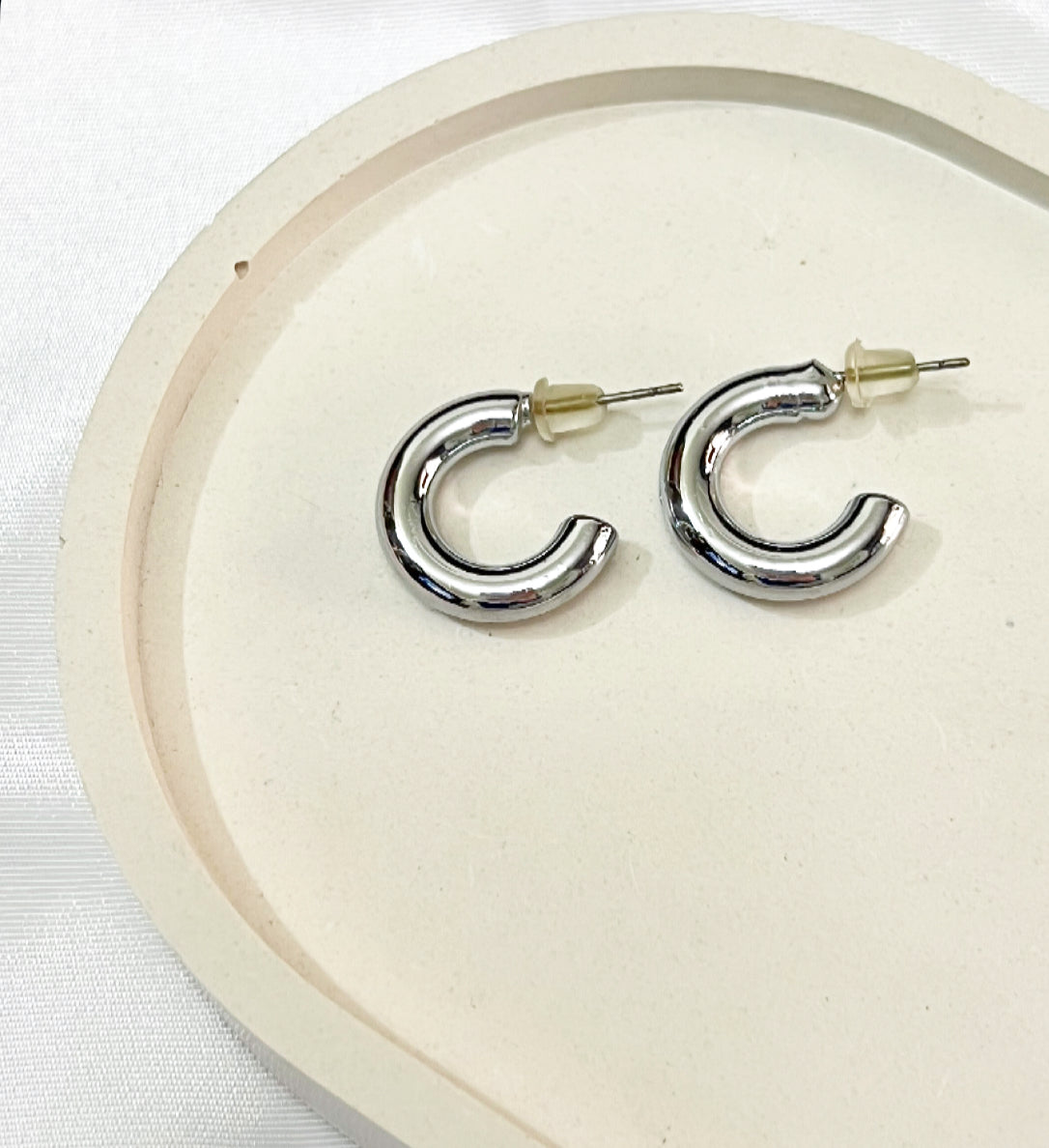 Minimal Silver Hoops