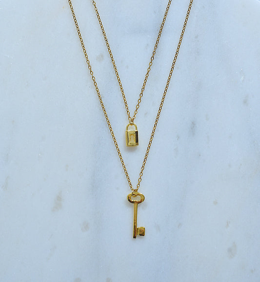 Key Locket Necklace Set