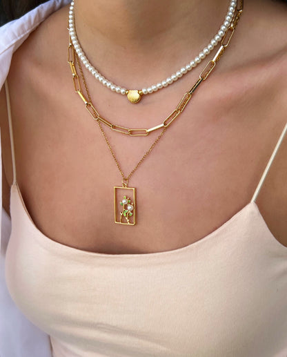 Flower Pearl Necklace